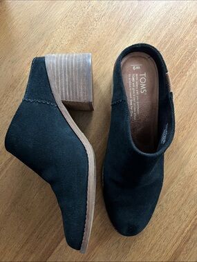 TOMS Leila Black Suede Block Heel Mules Slip-On Clogs Women’s Size 9